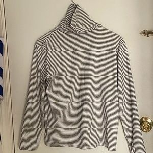 Turtle neck w/ strips